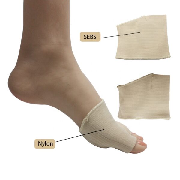 photobank (47) Thickened Forefoot Super Soft Thumb Protector Hallux Valgus Bunion Corrector Embedded Silicone Toe Separator Socks Forefoot Pad